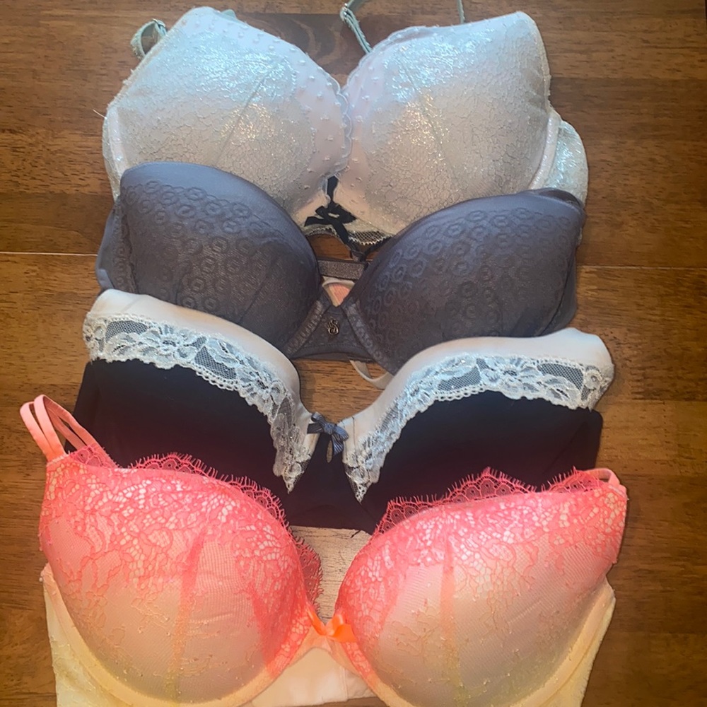 4 Victoria secret 34d push up bras